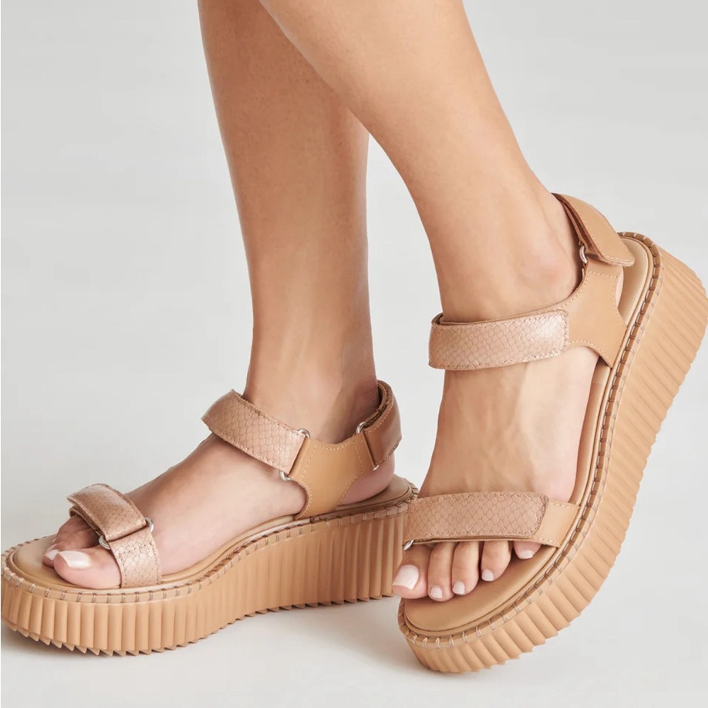 DOLCE VITA Debra Toffee Embossed Leather Size 12